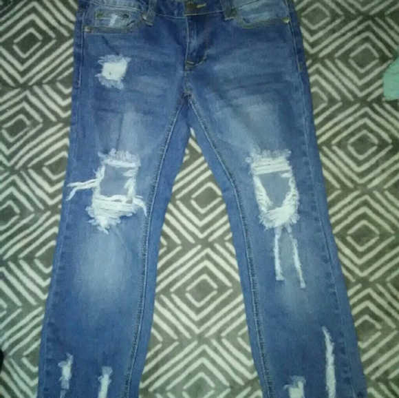 SOLD Ripped Capris - Picture 2 of 4